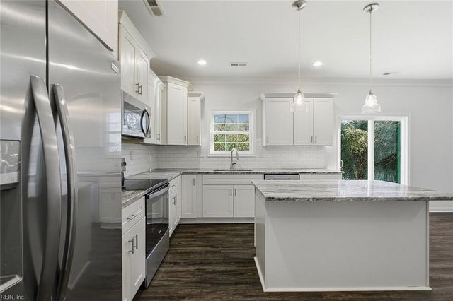 5920 Wickham AVE, Newport News, VA 23605