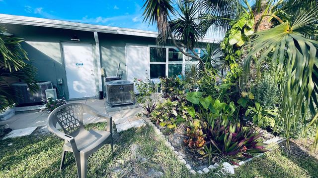 910 South Drive B, Delray Beach, FL 33445