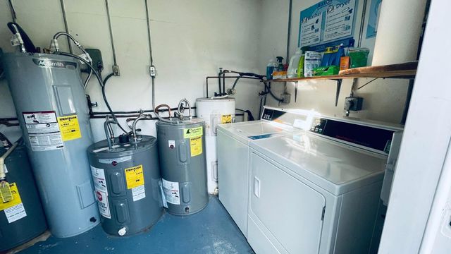 910 South Drive B, Delray Beach, FL 33445