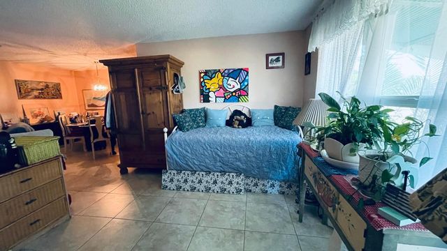 910 South Drive B, Delray Beach, FL 33445