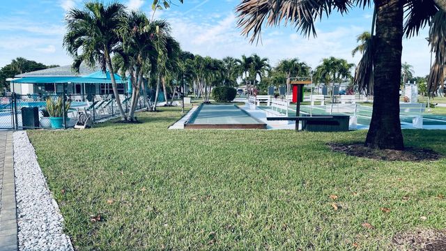 910 South Drive B, Delray Beach, FL 33445