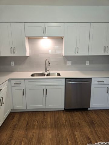 231 W Silver Sands Dr Apt 5, San Antonio, TX 78216