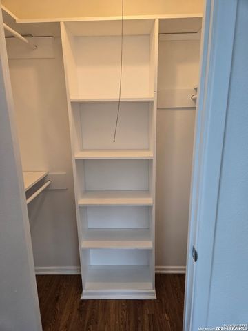 231 W Silver Sands Dr Apt 5, San Antonio, TX 78216