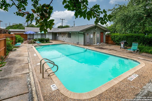 231 W Silver Sands Dr Apt 5, San Antonio, TX 78216