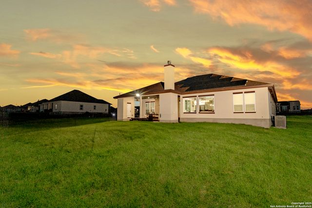 140 Summer Meadow Dr, La Vernia, TX 78121
