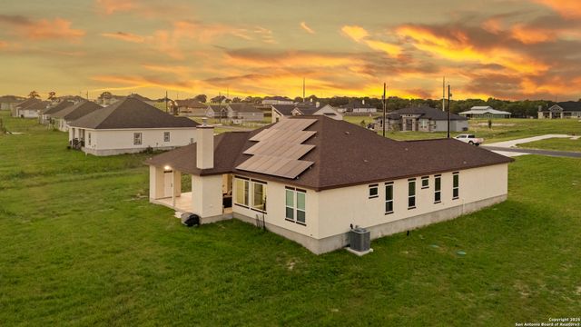 140 Summer Meadow Dr, La Vernia, TX 78121