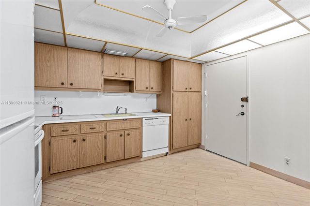 1600 S Ocean Dr 15J, Hollywood, FL 33019