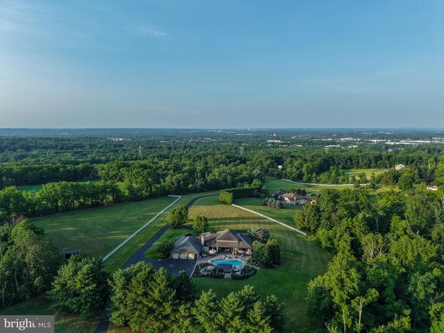 127 FAIRHILL SCHOOL RD, Hilltown, PA 18927