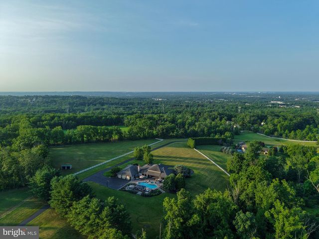 127 FAIRHILL SCHOOL RD, Hilltown, PA 18927