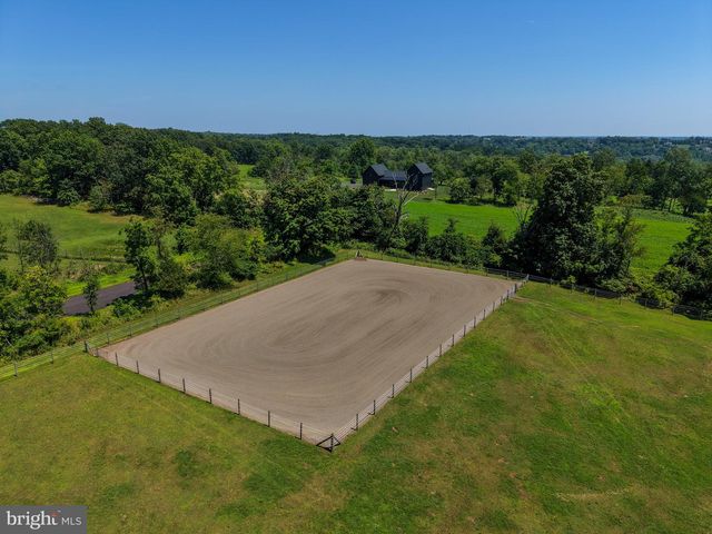 127 FAIRHILL SCHOOL RD, Hilltown, PA 18927