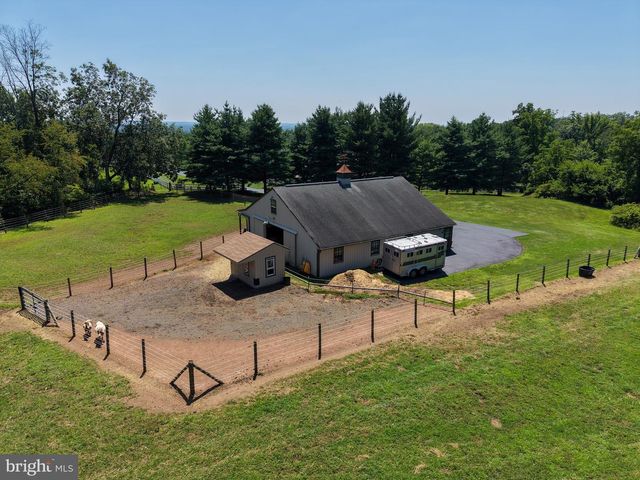 127 FAIRHILL SCHOOL RD, Hilltown, PA 18927