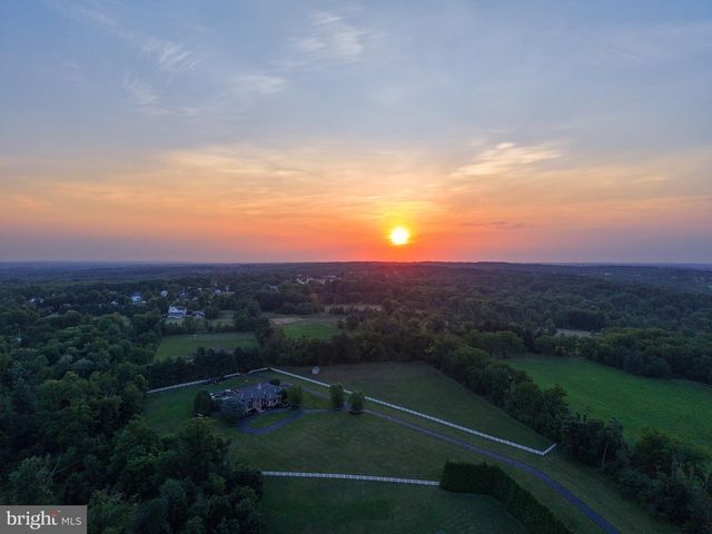 127 FAIRHILL SCHOOL RD, Hilltown, PA 18927