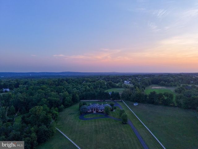 127 FAIRHILL SCHOOL RD, Hilltown, PA 18927