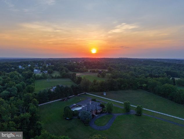 127 FAIRHILL SCHOOL RD, Hilltown, PA 18927