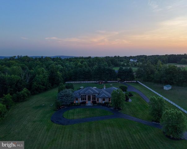 127 FAIRHILL SCHOOL RD, Hilltown, PA 18927