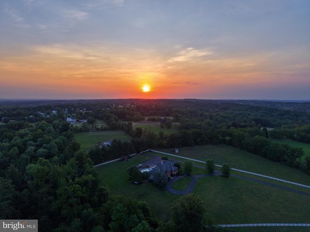 127 FAIRHILL SCHOOL RD, Hilltown, PA 18927
