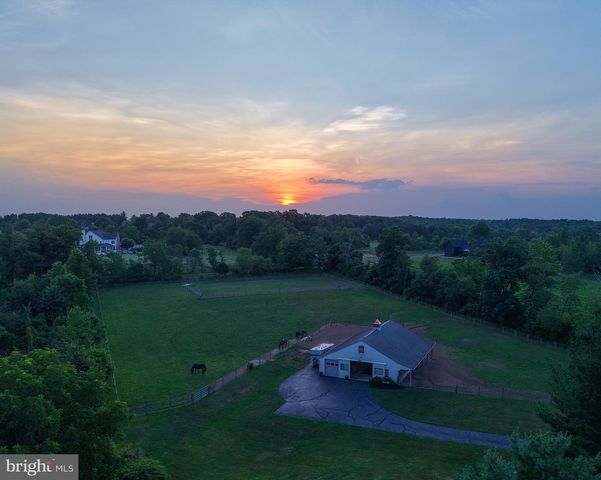 127 FAIRHILL SCHOOL RD, Hilltown, PA 18927
