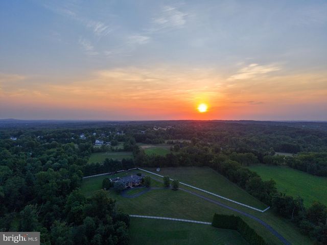 127 FAIRHILL SCHOOL RD, Hilltown, PA 18927