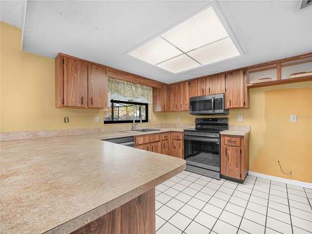 2610 SPRUCEWOOD LANE, Plant City, FL 33563