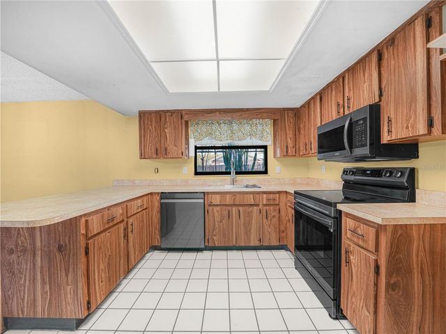 2610 SPRUCEWOOD LANE, Plant City, FL 33563