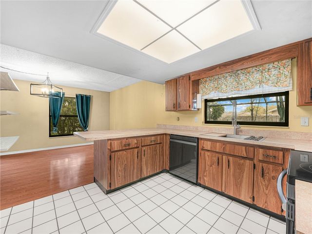 2610 SPRUCEWOOD LANE, Plant City, FL 33563