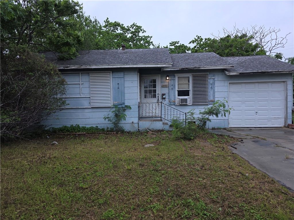 2105 Shirley Dr, Corpus Christi, TX 78416