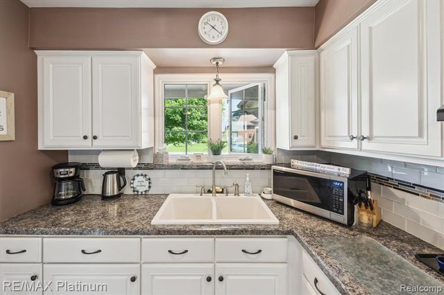 12132 Lexington Drive 2, South Lyon, MI 48178