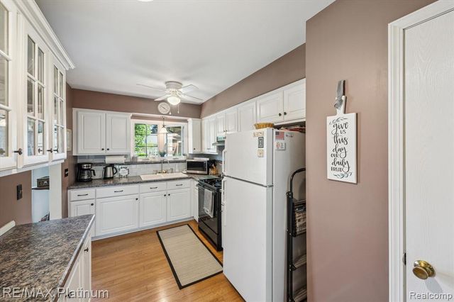 12132 Lexington Drive 2, South Lyon, MI 48178