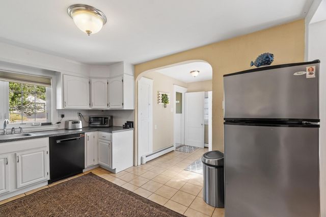 713 E Merrimack Street, Lowell, MA 01852