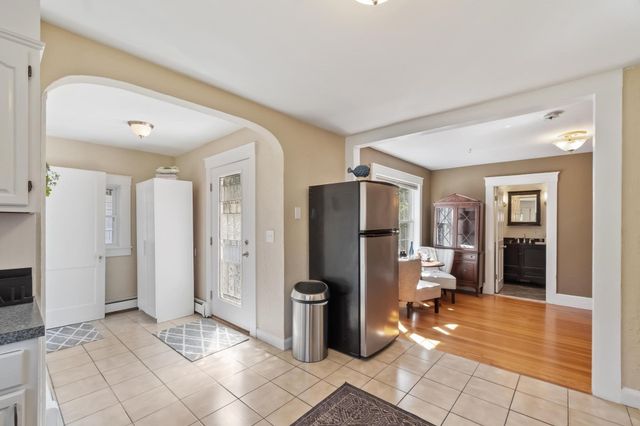 713 E Merrimack Street, Lowell, MA 01852