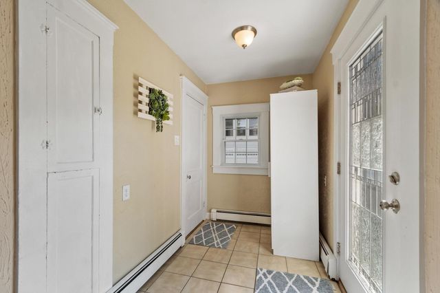713 E Merrimack Street, Lowell, MA 01852
