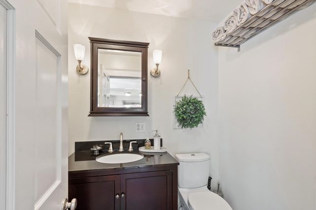 713 E Merrimack Street, Lowell, MA 01852