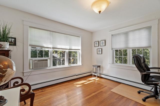 713 E Merrimack Street, Lowell, MA 01852