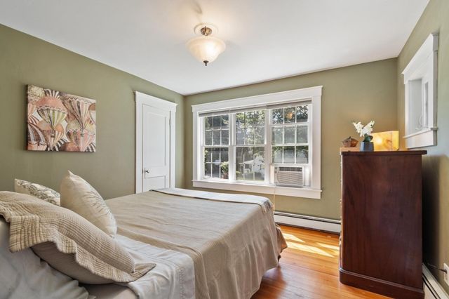 713 E Merrimack Street, Lowell, MA 01852
