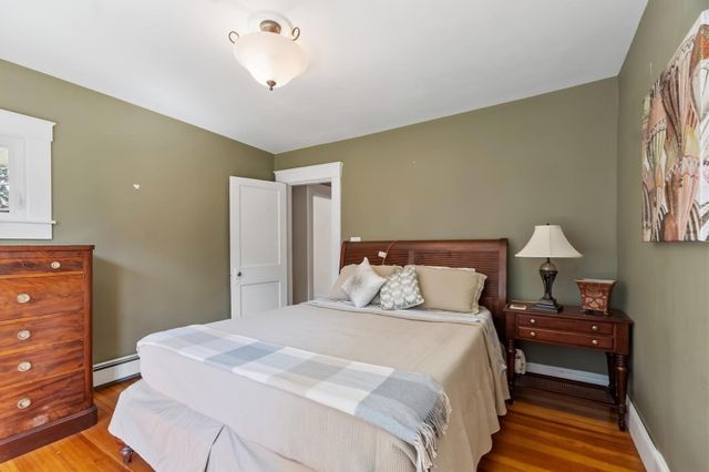 713 E Merrimack Street, Lowell, MA 01852