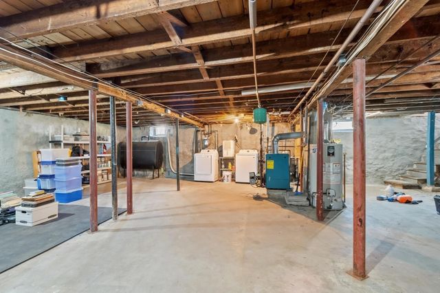 713 E Merrimack Street, Lowell, MA 01852