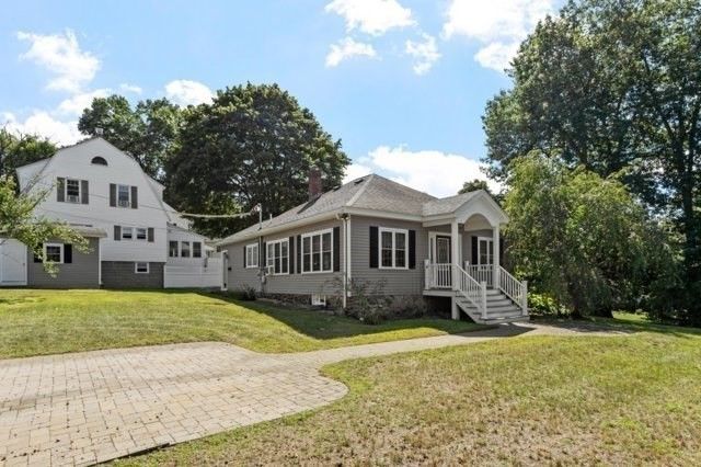 713 E Merrimack Street, Lowell, MA 01852