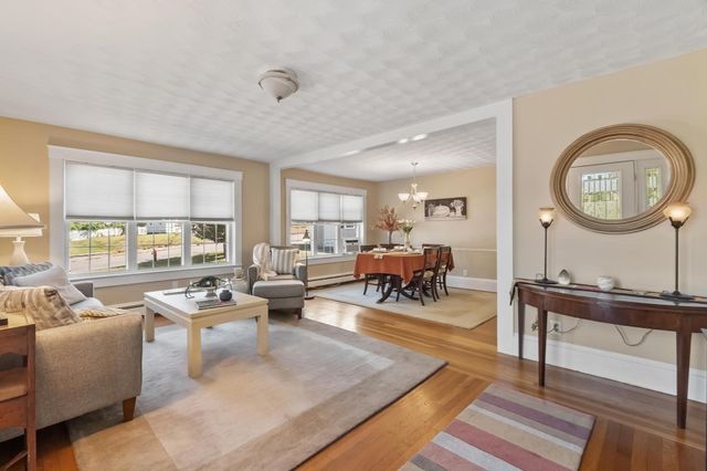 713 E Merrimack Street, Lowell, MA 01852