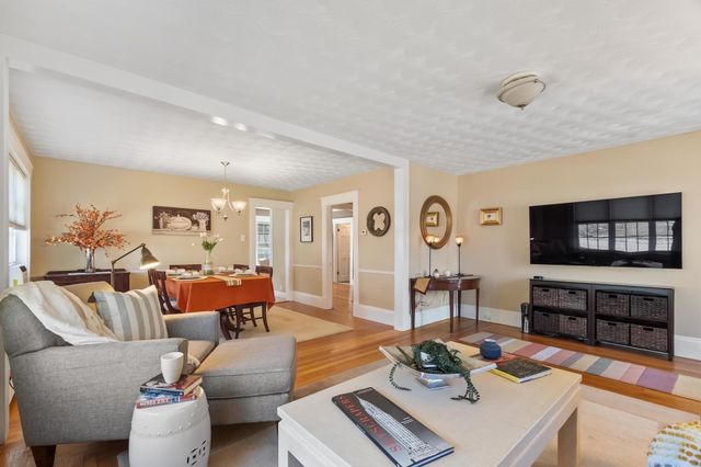 713 E Merrimack Street, Lowell, MA 01852