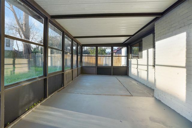 11822 S Perry Avenue, Houston, TX 77071