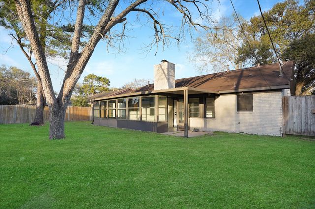 11822 S Perry Avenue, Houston, TX 77071