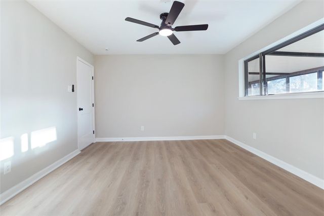 11822 S Perry Avenue, Houston, TX 77071