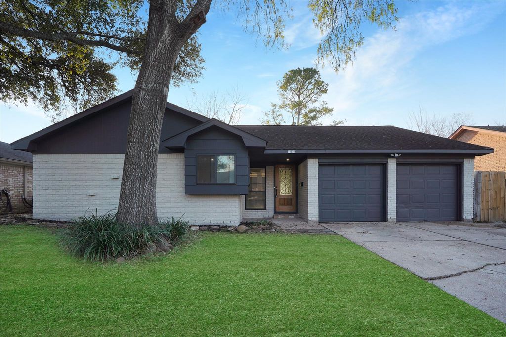 11822 S Perry Avenue, Houston, TX 77071