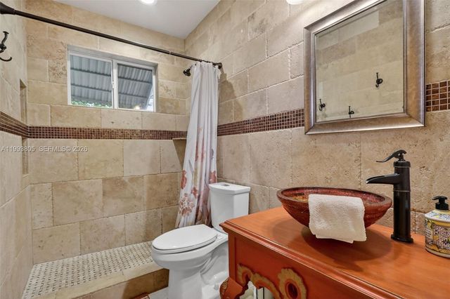 2006 N 38th Ave, Hollywood, FL 33021