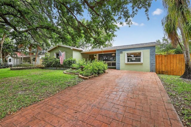 2006 N 38th Ave, Hollywood, FL 33021