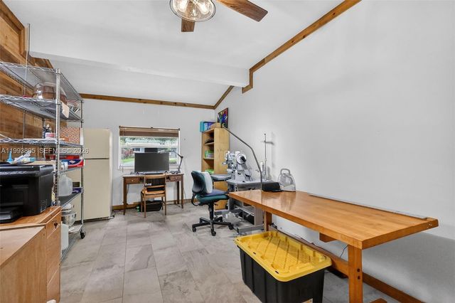 2006 N 38th Ave, Hollywood, FL 33021