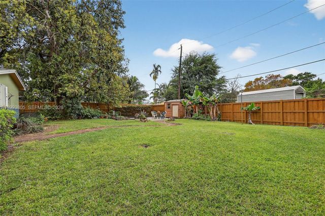 2006 N 38th Ave, Hollywood, FL 33021