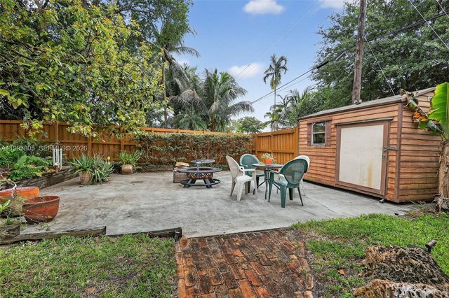 2006 N 38th Ave, Hollywood, FL 33021