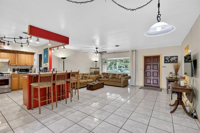 2006 N 38th Ave, Hollywood, FL 33021