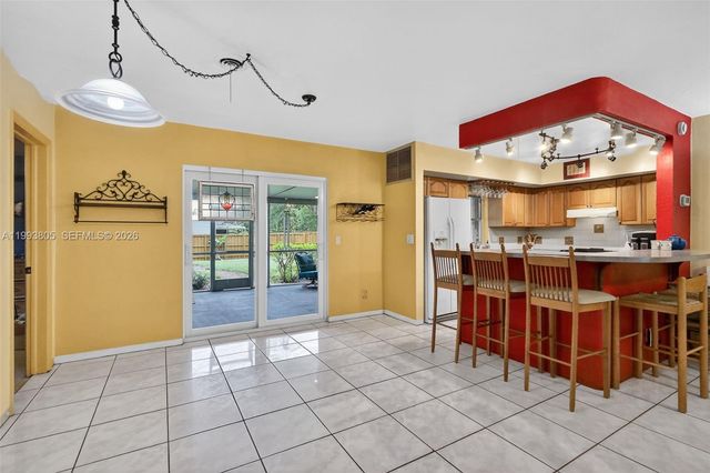 2006 N 38th Ave, Hollywood, FL 33021